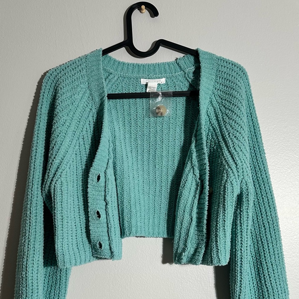 Full TILT CROP SWEATER - Picture 4 of 4